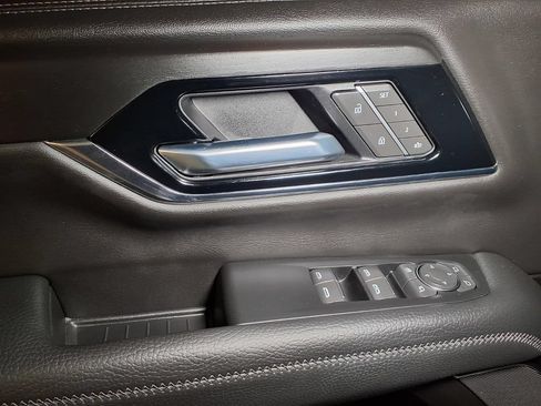 Certified 2025 GMC Yukon XL Denali AWD/4WD image 16