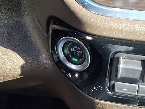 Used 2024 GMC Sierra 1500 SLT w/ SLT Premium Plus Package image 24