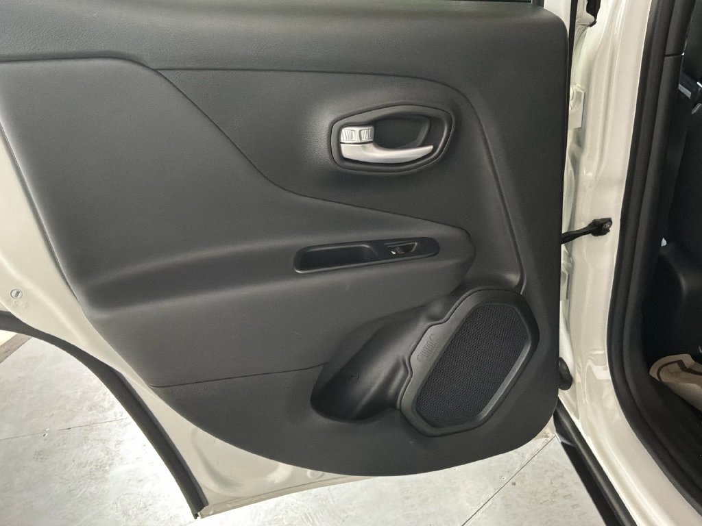 Certified 2023 Jeep Renegade Trailhawk AWD/4WD image 15