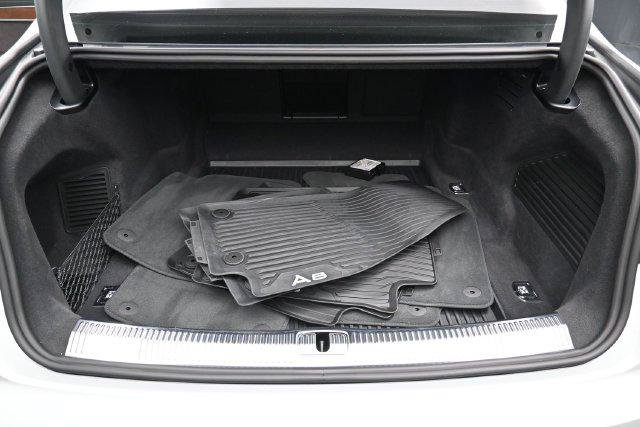 Used 2024 Audi A8 L 3.0T AWD/4WD image 31