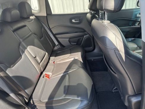 Used 2018 Jeep Compass Limited w/ Navigation Group image 31