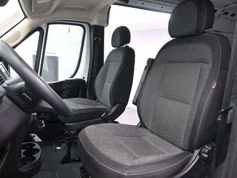 Used 2025 RAM ProMaster 2500 w/ Convenience Group FWD image 16