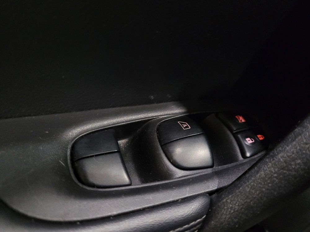 Used 2017 Nissan Rogue S AWD/4WD image 27