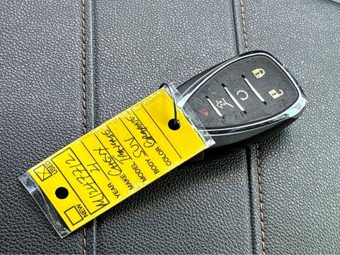 Used 2021 Chevrolet Traverse LT image 30