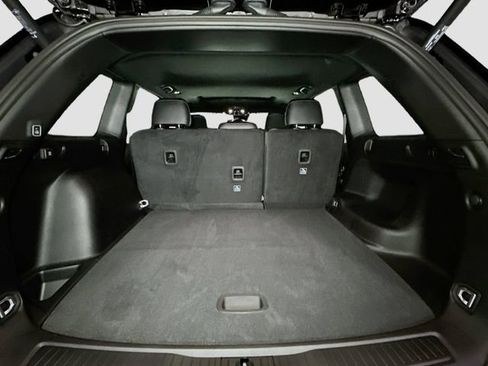 New 2025 Jeep Grand Cherokee Altitude image 30