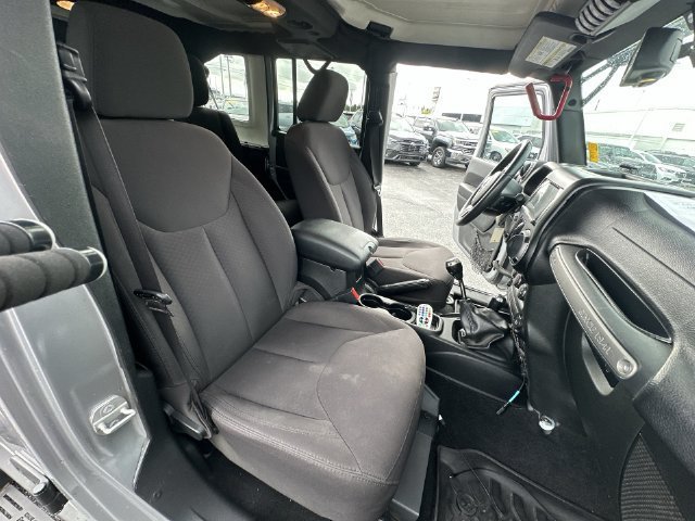 Used 2015 Jeep Wrangler Unlimited Sport w/ Quick Order Package 23S AWD/4WD image 36