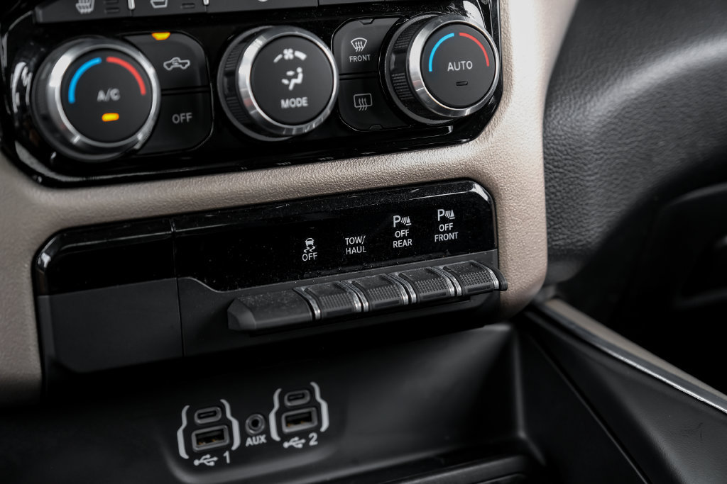 Used 2022 RAM 1500 Laramie AWD/4WD image 35