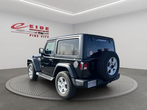 Used 2022 Jeep Wrangler Sport S image 4