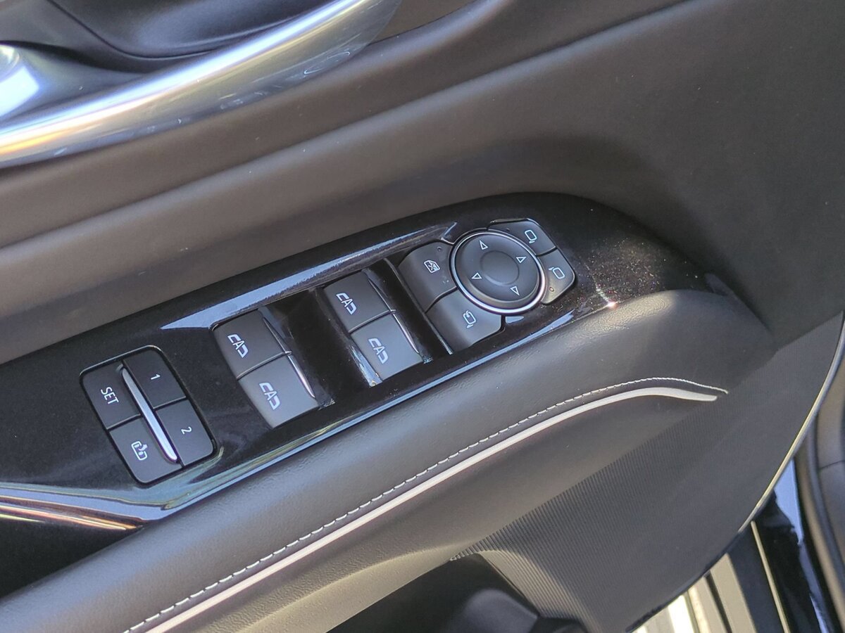 Used 2022 Cadillac Escalade Sport Platinum w/ Heavy-Duty Trailer Package AWD/4WD image 15