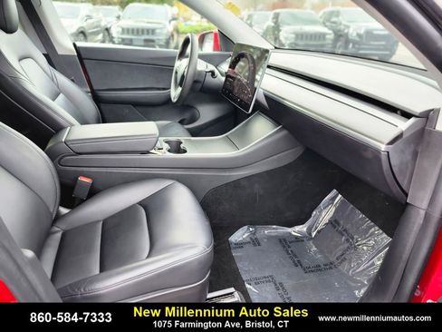 Used 2020 Tesla Model Y Long Range image 11