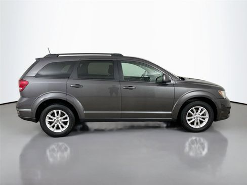 Used 2019 Dodge Journey SE w/ Premium Group image 16