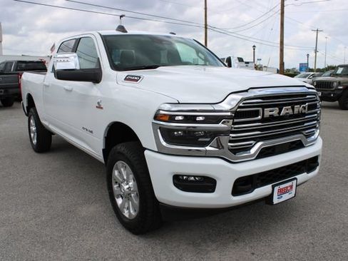 Used 2026 RAM 2500 Laramie AWD/4WD image 3