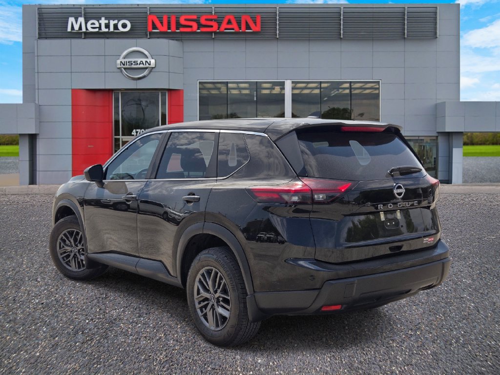 Used 2025 Nissan Rogue S FWD image 4