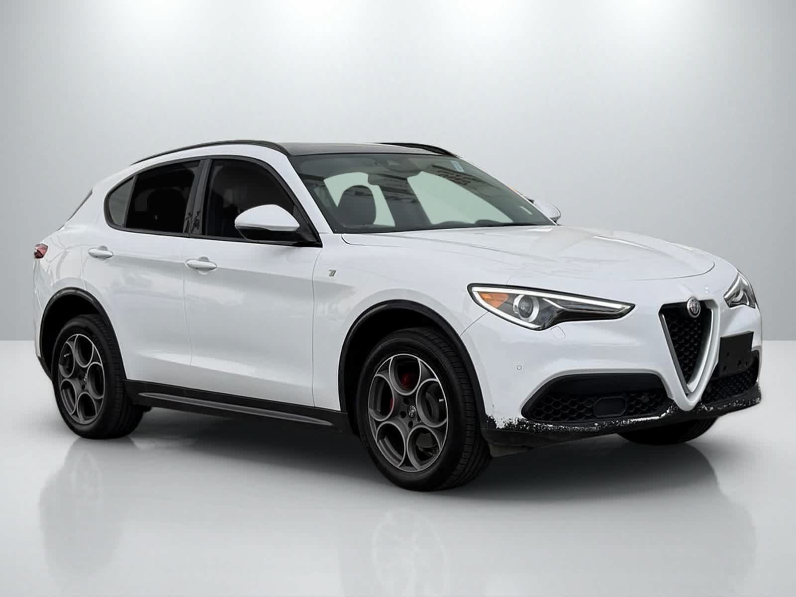 Used 2022 Alfa Romeo Stelvio Ti AWD/4WD image 10