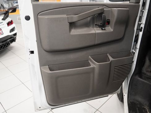Used 2019 Chevrolet Express 2500 w/ Driver Convenience Package image 6