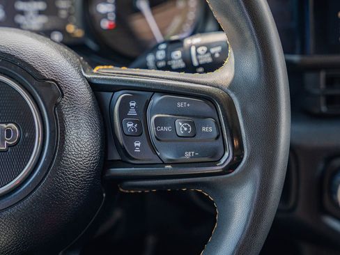 Used 2024 Jeep Wrangler Unlimited w/ Convenience Group image 29