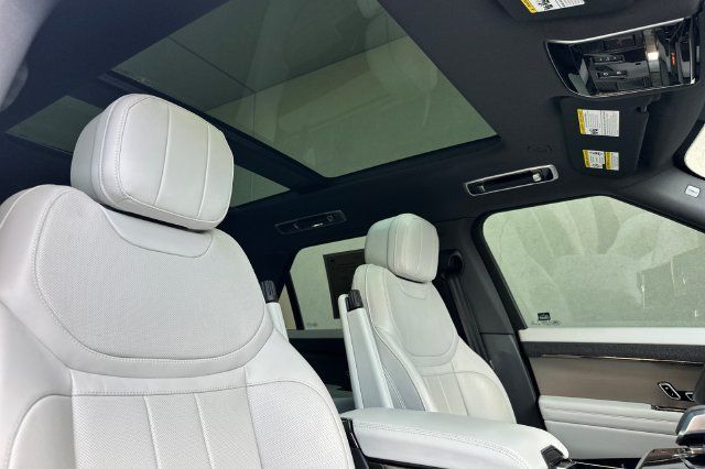 Certified 2025 Land Rover Range Rover Sport SE AWD/4WD image 16