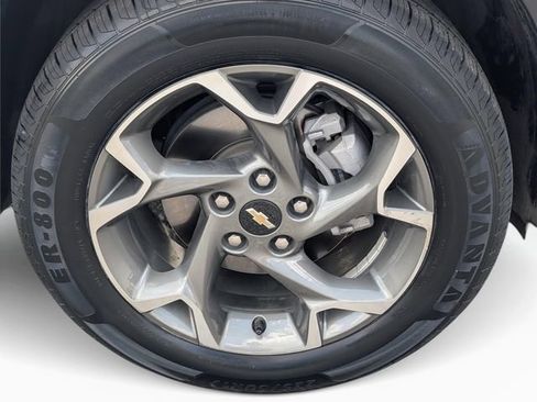 Used 2025 Chevrolet Trax LT FWD image 5