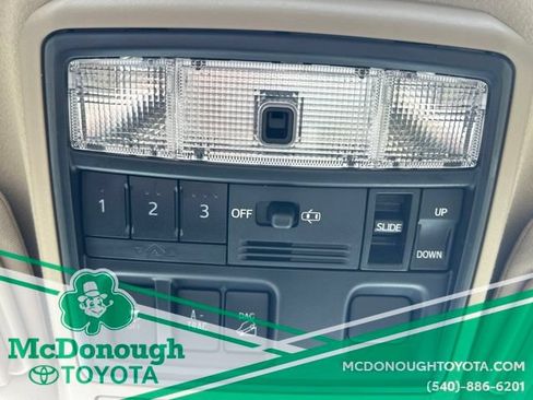 Used 2016 Toyota 4Runner SR5 Premium AWD/4WD image 19