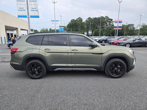 Used 2025 Volkswagen Atlas Peak Edition SE AWD/4WD image 4