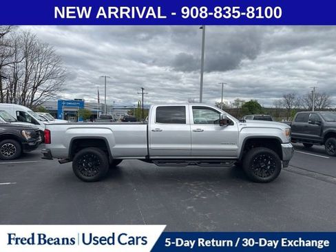 Used 2018 GMC Sierra 2500 SLT w/ Driver Alert Package AWD/4WD image 9