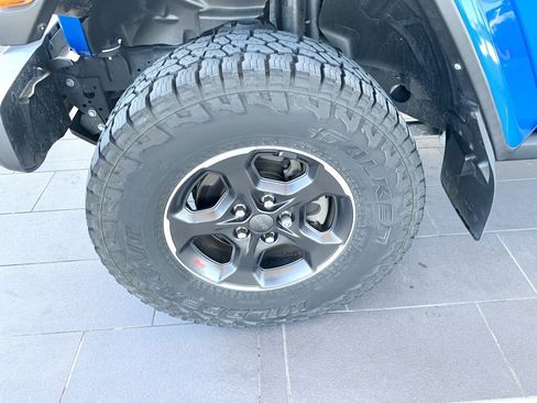 Used 2023 Jeep Gladiator Rubicon image 9