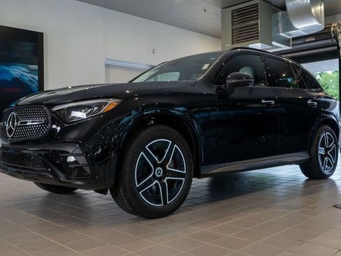 Used 2026 Mercedes-Benz GLC 350e GLC 350e image 2