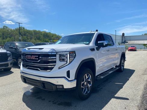 Used 2024 GMC Sierra 1500 SLT w/ SLT Premium Plus Package AWD/4WD image 5