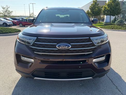 Used 2023 Ford Explorer XLT w/ Equipment Group 202A AWD/4WD image 2