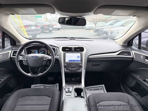 Used 2020 Ford Fusion SE image 15