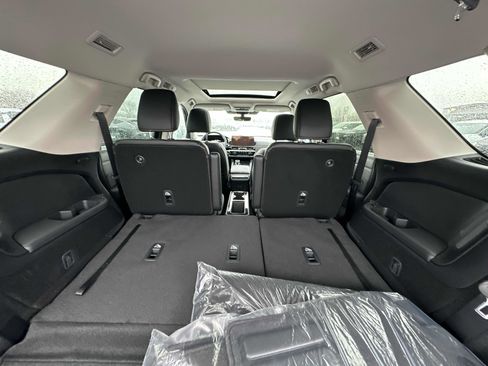 New 2026 Nissan Pathfinder SL AWD/4WD image 17