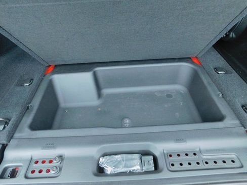 Used 2018 Jeep Wrangler Unlimited Rubicon w/ Dual Top Group image 12