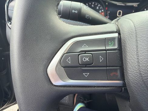 Used 2025 Jeep Compass Latitude w/ Altitude Special Edition AWD/4WD image 14