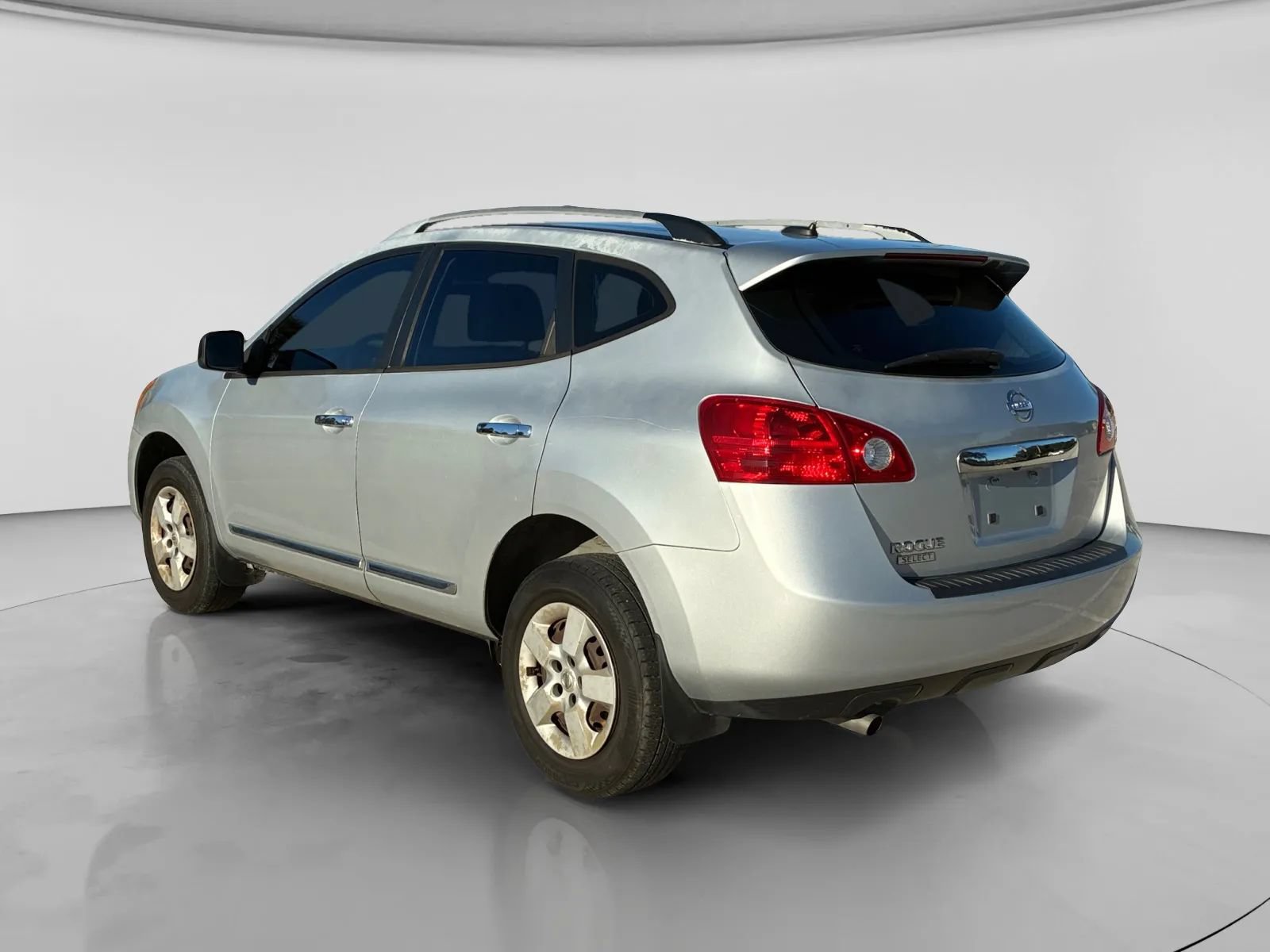 Used 2014 Nissan Rogue S w/ Convenience Package FWD image 3