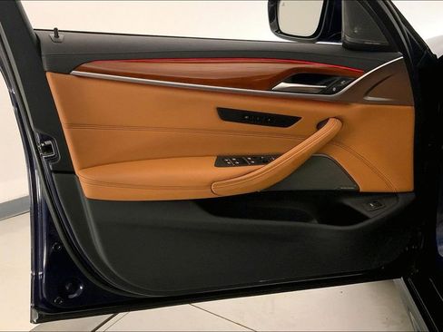 Used 2023 BMW M550i xDrive w/ Executive Package image 24