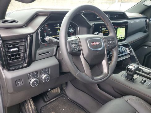 Used 2024 GMC Sierra 1500 AT4 w/ AT4 Premium Package image 9