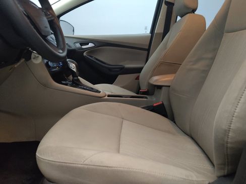 Used 2018 Ford Focus SE FWD image 17