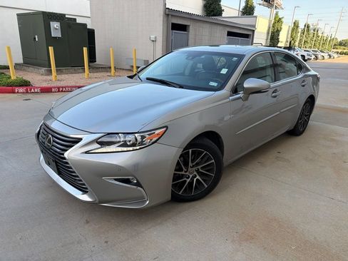 Used 2016 Lexus ES 350 w/ Luxury Package w/Wood Trim FWD image 1