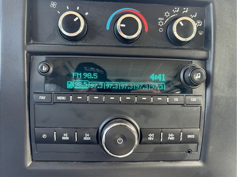 Used 2017 Chevrolet Express 2500 RWD image 22