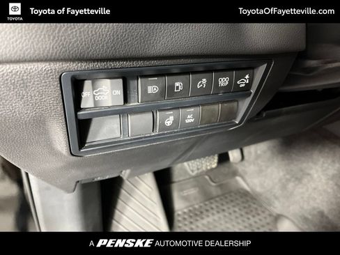 Used 2024 Toyota Tundra Limited AWD/4WD image 29