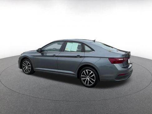 Used 2025 Volkswagen Jetta SE image 10