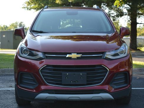 Used 2019 Chevrolet Trax LT FWD image 2