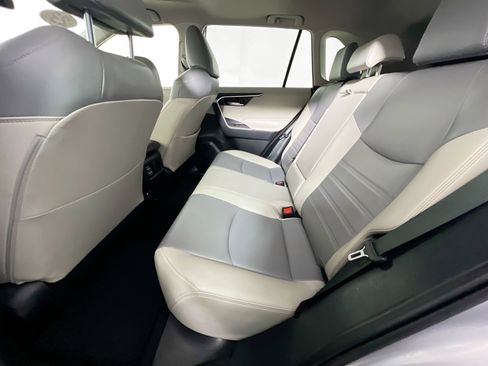 Used 2023 Toyota RAV4 XLE Premium image 29