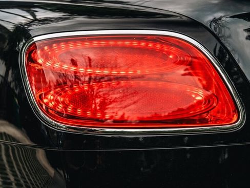 Used 2017 Bentley Continental GT image 13