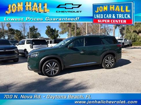 Used 2025 Nissan Pathfinder Platinum w/ Cargo Package image 4