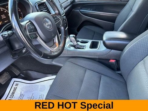 Used 2020 Jeep Grand Cherokee Laredo w/ 18" Wheel & 8.4" Radio Group image 11