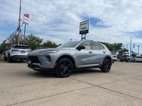 Certified 2025 Buick Envision Sport Touring image 7