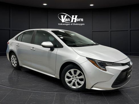 Used 2024 Toyota Corolla LE image 1