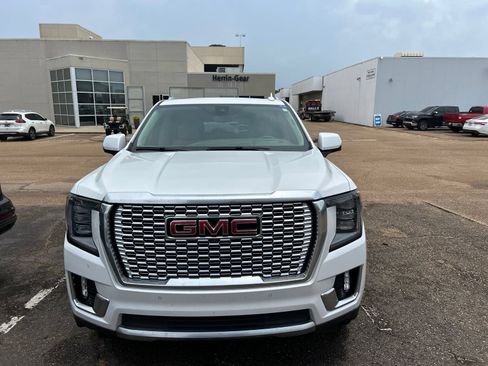 Used 2022 GMC Yukon Denali w/ Denali Premium Package RWD image 7