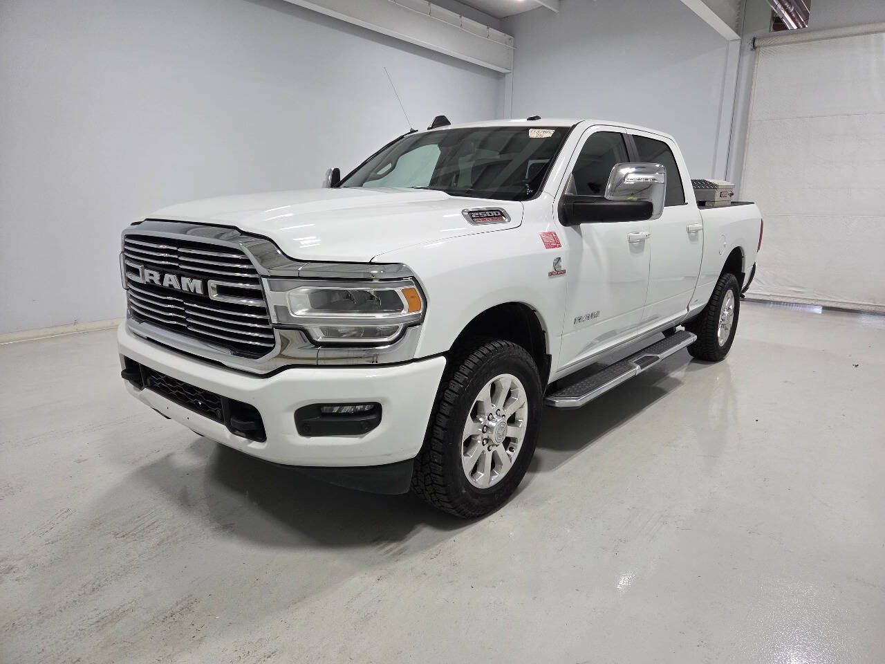 Used 2023 RAM 2500 Laramie AWD/4WD image 3